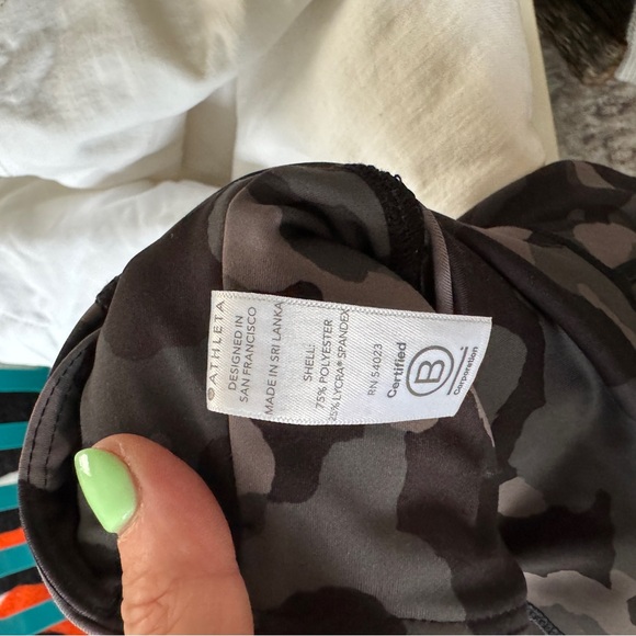 Athleta Women's Lightning Camo 7/8 Tight Running Size Small - Picture 6 of 6